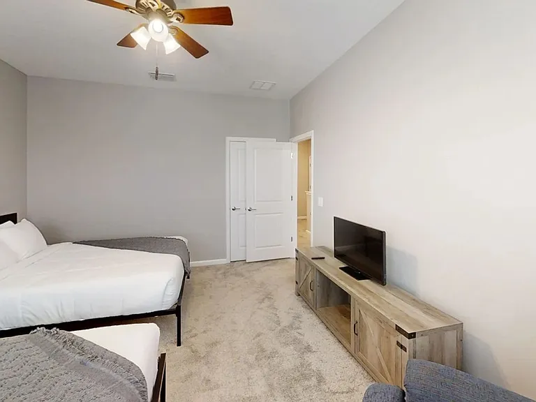 8511 Golf Way — Photo 7