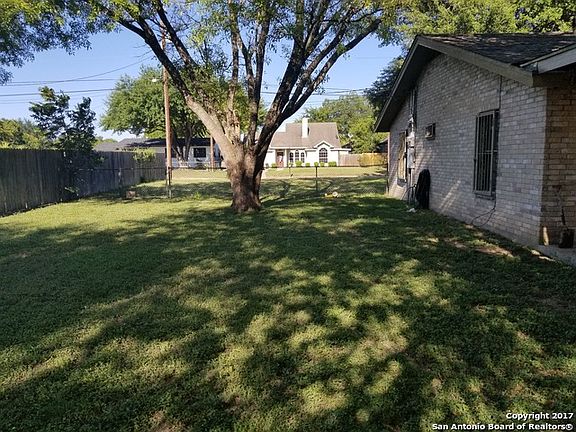 4th image of 2919 Christian Dr