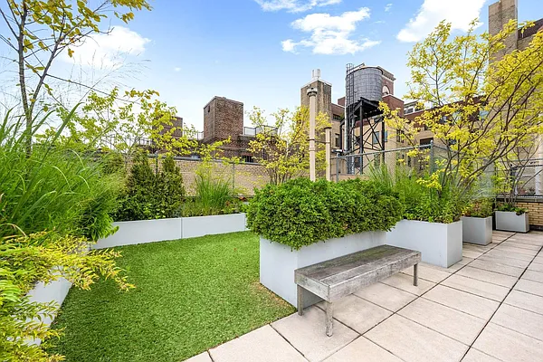 Rented by Sotheby's International Realty | media 28