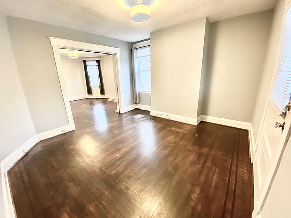 2nd image of 2635 Observatory Ave #1