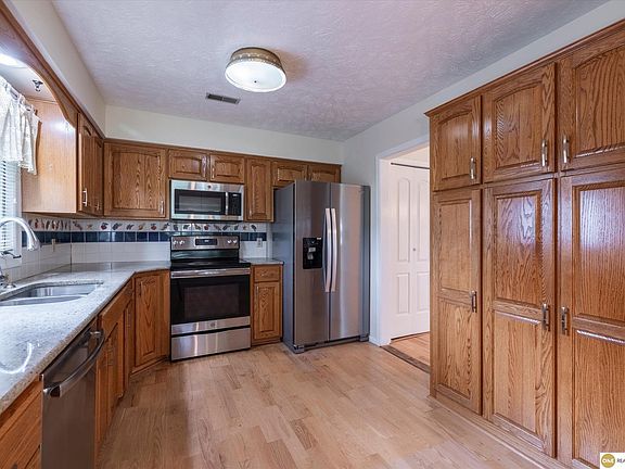 3rd image of 10636 Spaulding Cir