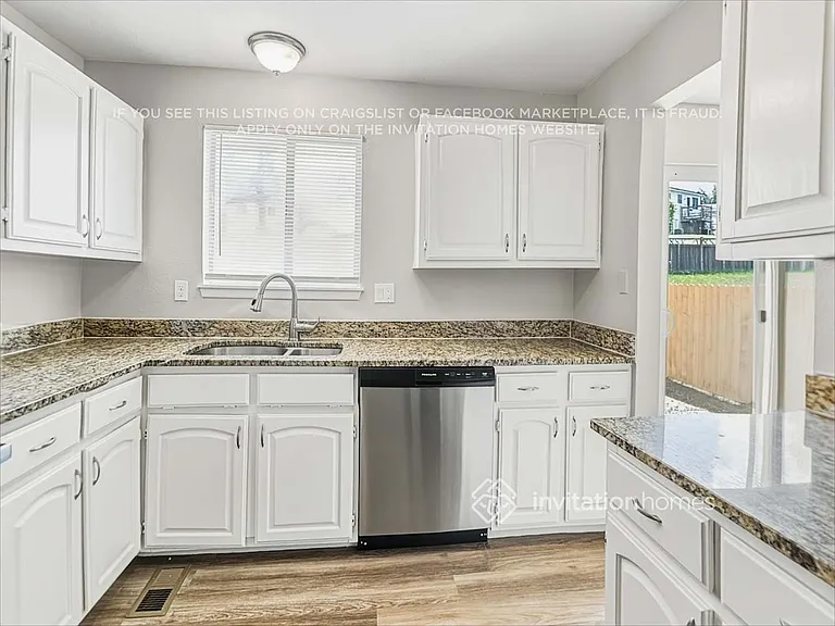 19064 E Eastman Ave — Photo 10