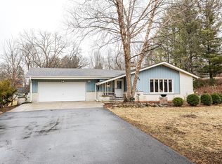 W204N6866 Woodward Ct, Menomonee Falls, WI 53051