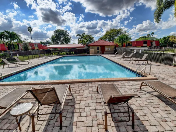 22910 Oxford Place #B, Boca Raton, FL 33433