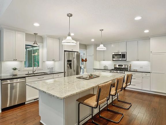 3rd image of 12010 Mayflower Cir