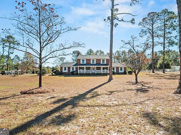 2nd image of 1407 Loop Rd