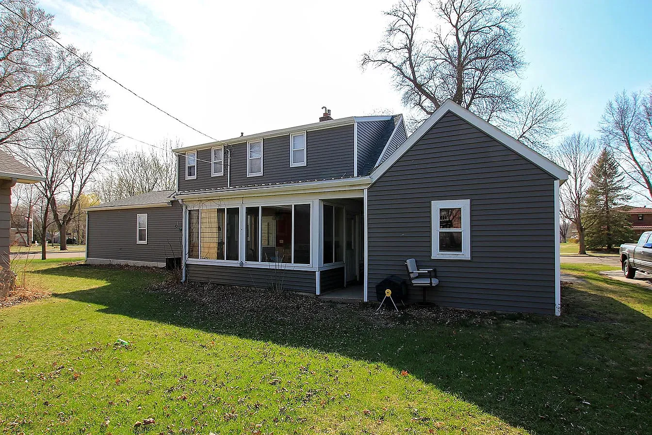 4 bed, 2104 sqft, $3,500 — Photo 3
