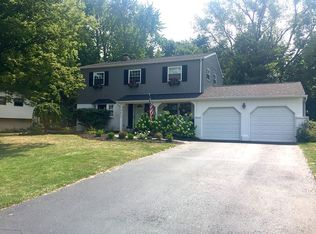 3627 Darbyshire Dr, Hilliard, OH