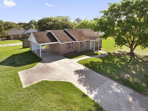 3rd image of 100 Linden Dr