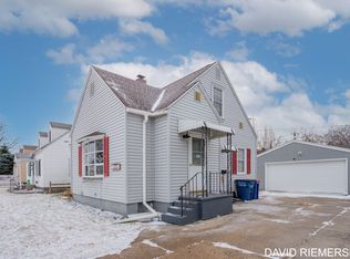 1321 W Summit Ave, Muskegon, MI 49441
