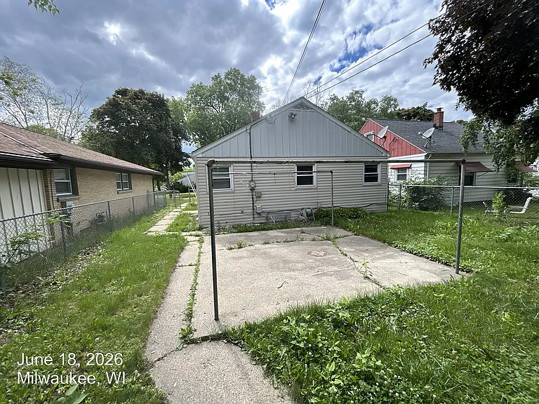 4508 N 74th St — Photo 2