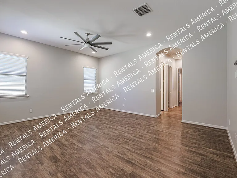 4429 E Jones St — Photo 23