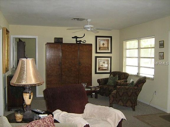 3rd image of 2284 Roselawn Cir