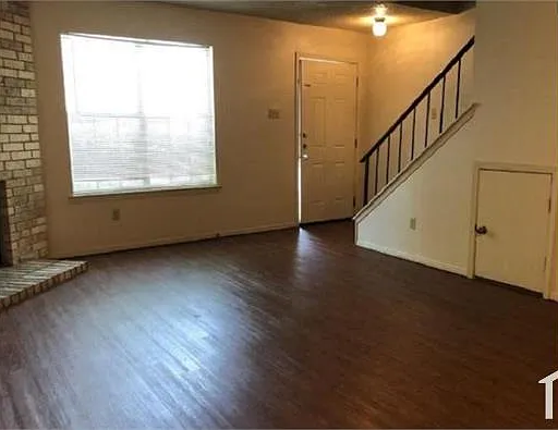 142 Austin Stone Dr — Photo 2