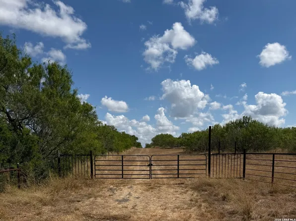 759 County Road 248, Falls City, TX 78113