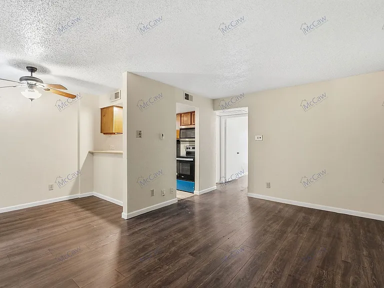 9520 Royal Ln #209 — Photo 7