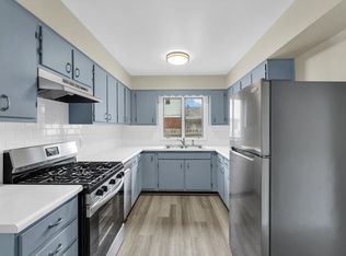 315 Riley Dr #E, Bloomington, IL 61701