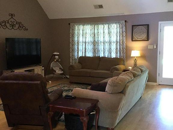 4th image of 2730 Hickory Hill Dr
