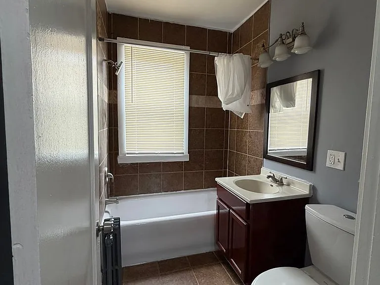 7705 S Laflin St — Photo 2