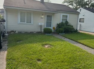 28705 Rosemont St, Roseville, MI 48066
