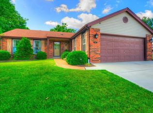536 May Valley Dr, Fenton, MO