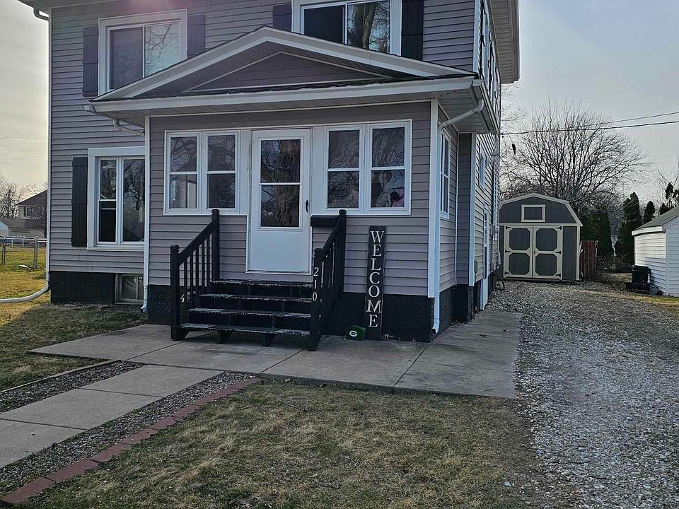 1st image of 210 N Timber St