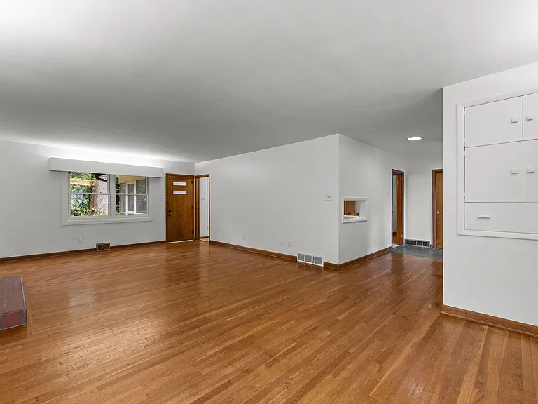 3026 Devonshire Dr — Photo 5