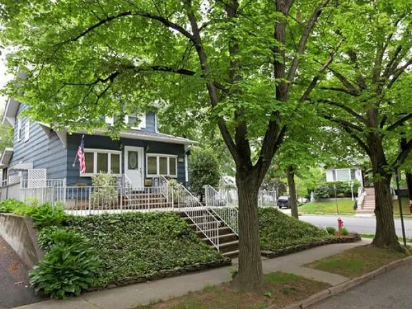 135 Wheaton Pl, Rutherford, NJ 07070