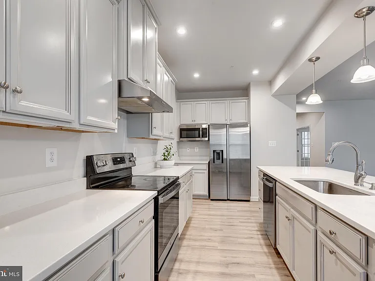 112 Sherman Way — Photo 17
