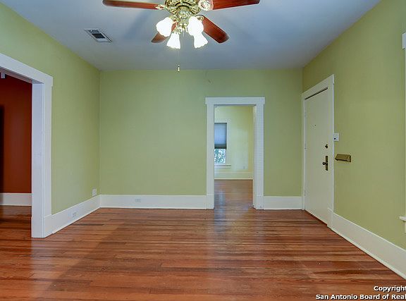 4th image of 315 Queen Anne Ct