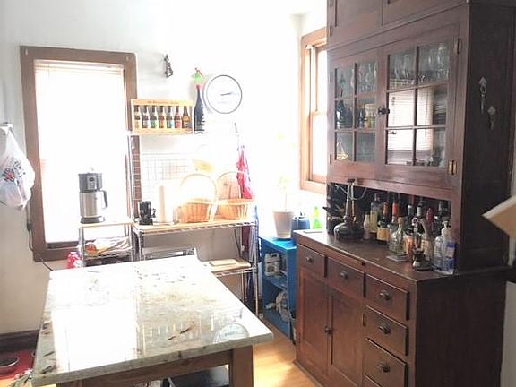 5th image of 1116 W Wellington Ave #3