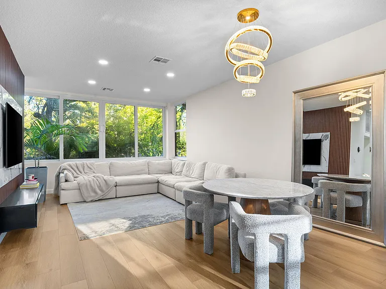 1213 Tequesta St — Photo 3