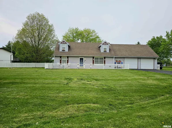 701 N Allen Dr, Athens, IL 62613