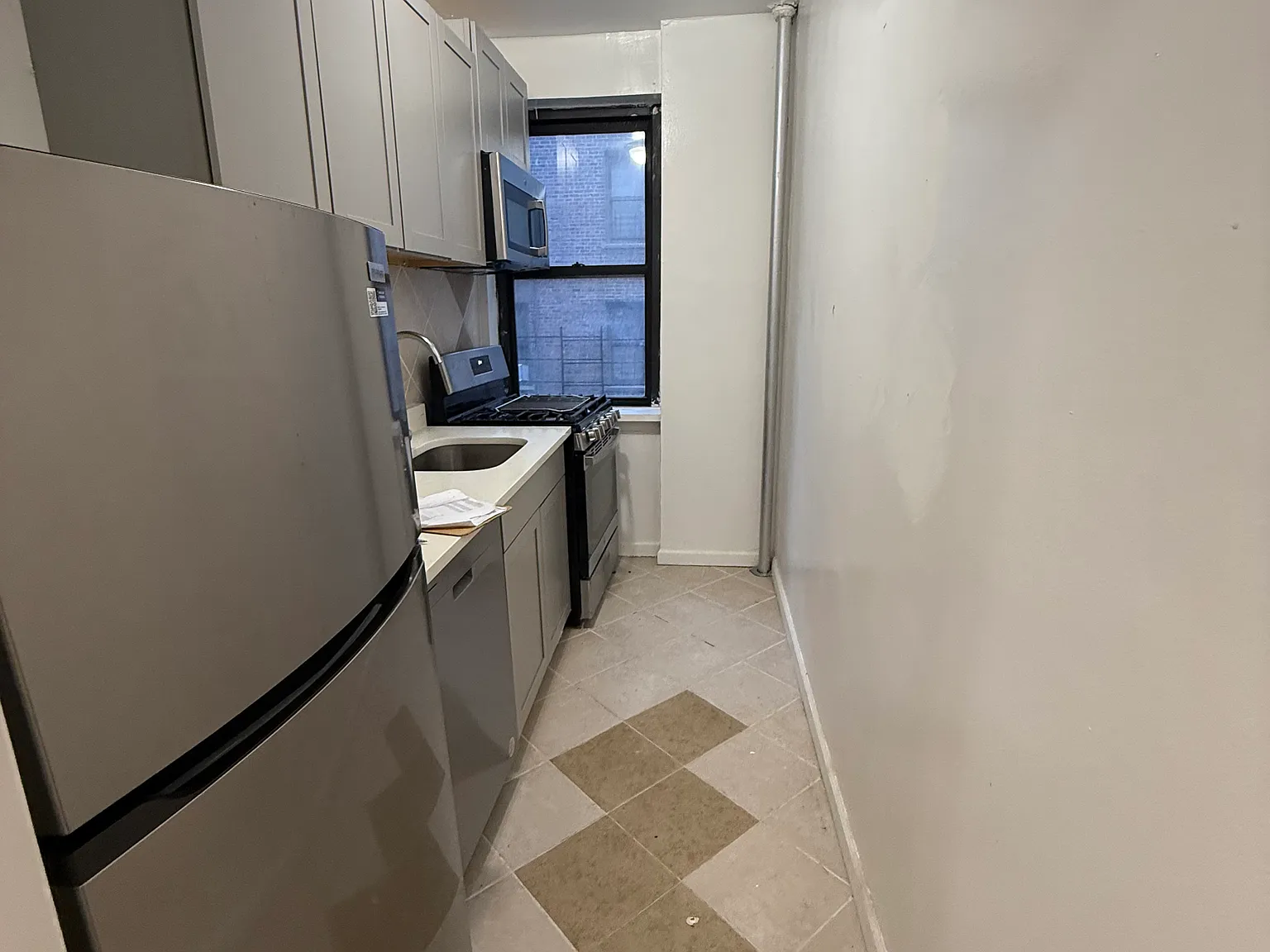 Studio, $1,750 — Photo 3