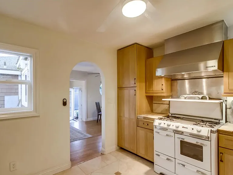 2921 Upshur St — Photo 10