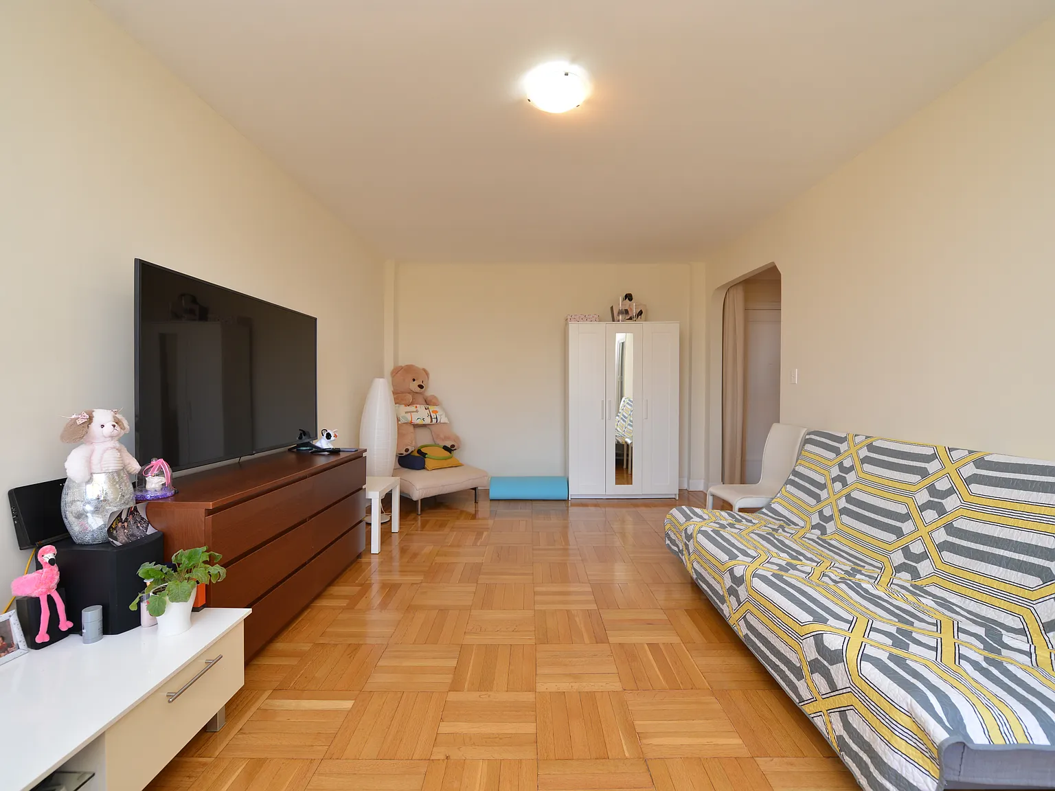 2 bed, 1100 sqft, $2,900 — Photo 2