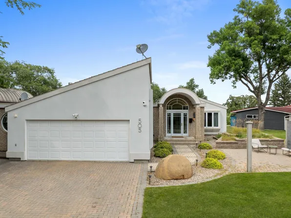 505 8th Ave SE, Minot, ND 58701