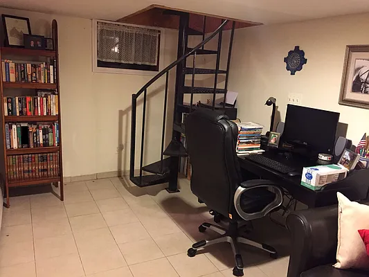 Rented by Standard Living Realty Inc | media 35