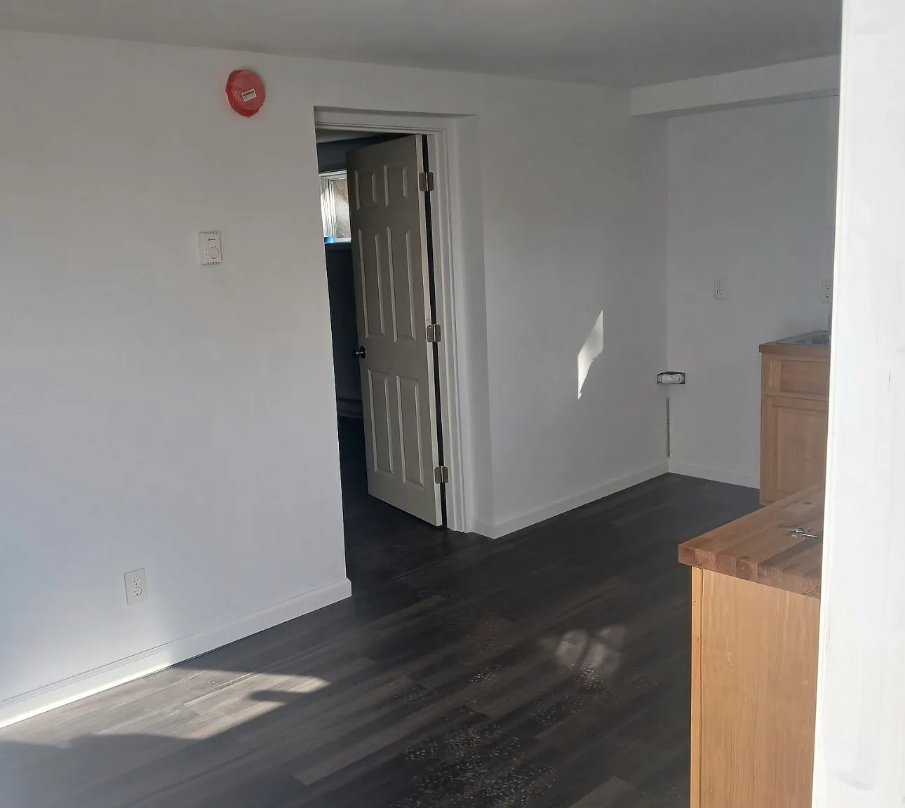 1 bed, 1300 sqft, $1,100 — Photo 3