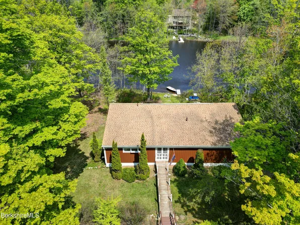 264 Nottingham Cir, Becket, MA 01223