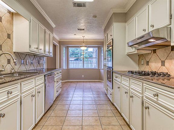 5th image of 5845 Pinkstaff Ln