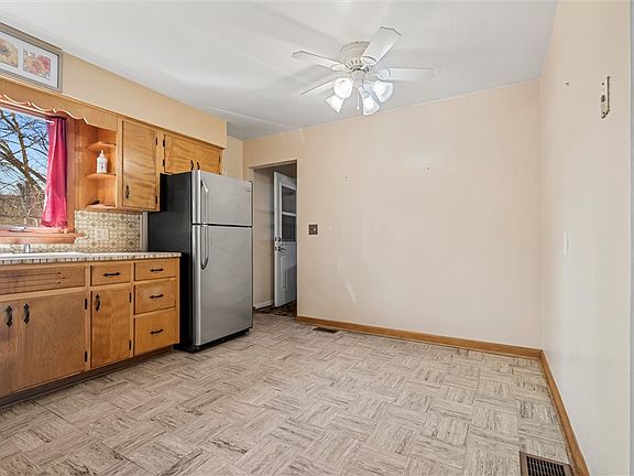 5th image of 865 Wheatland Rd