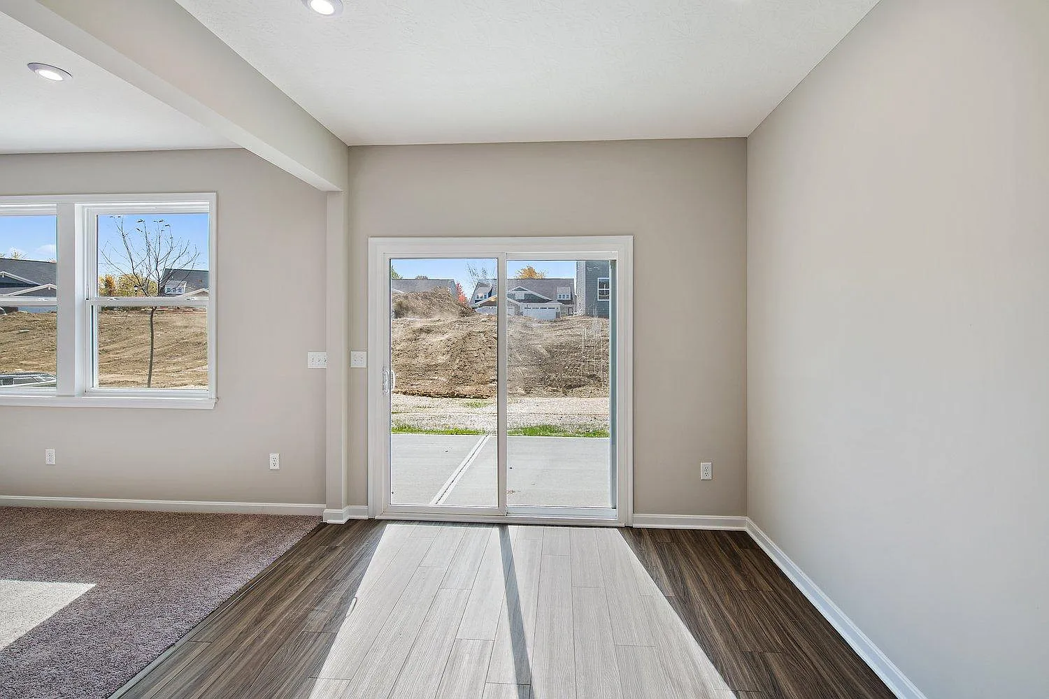 3 bed, 2.5 bath, 1657 sqft, $2,250 — Photo 3