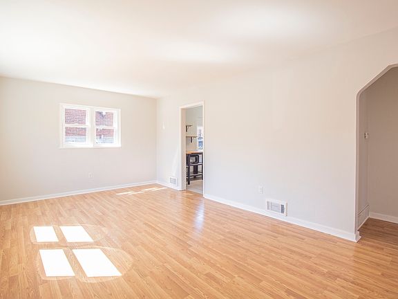 2nd image of 7111 Church St