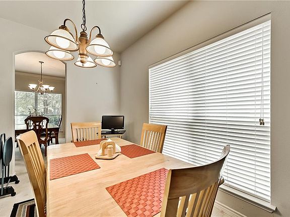 5th image of 6333 Fall River Dr