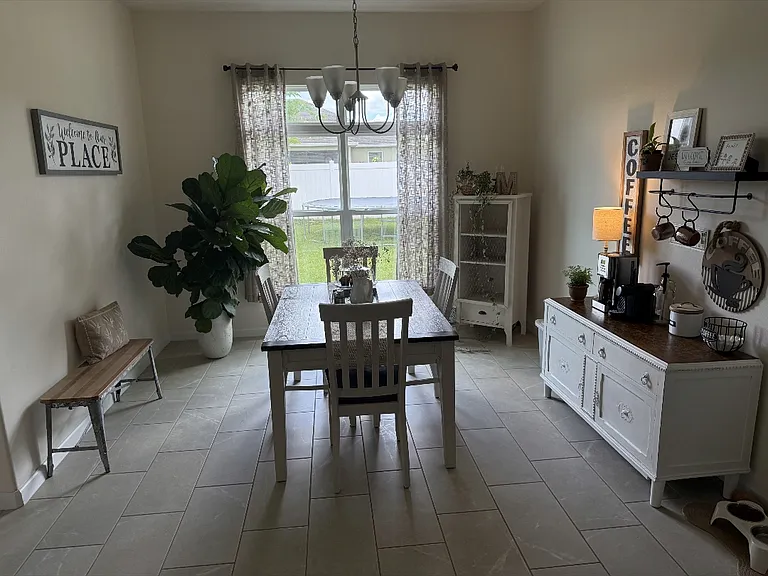 374 Evergreen St NE — Photo 12