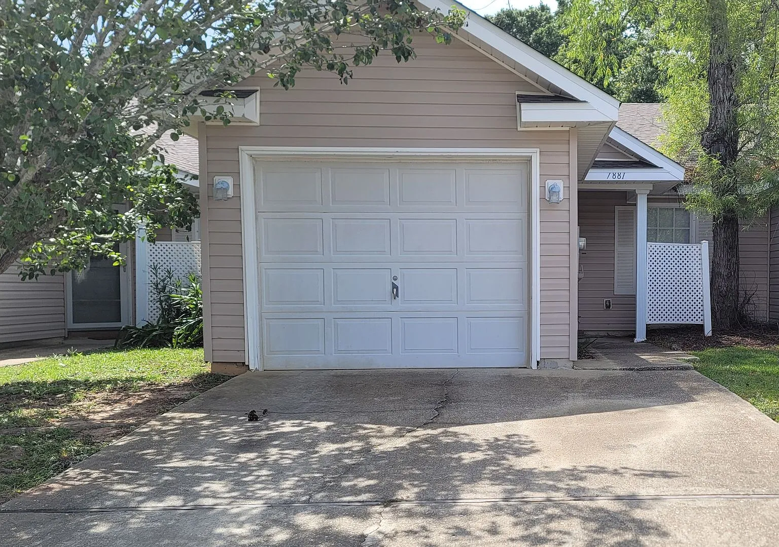 Discover the Two Bedroom Two Bath villa for Rent — Photo 1