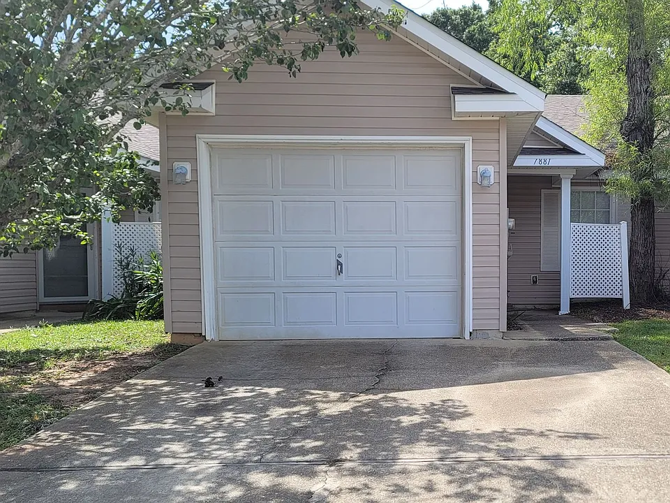 7881 Stonebrook Dr