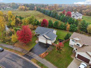 31758 Newport Curv, Lindstrom, MN 55045