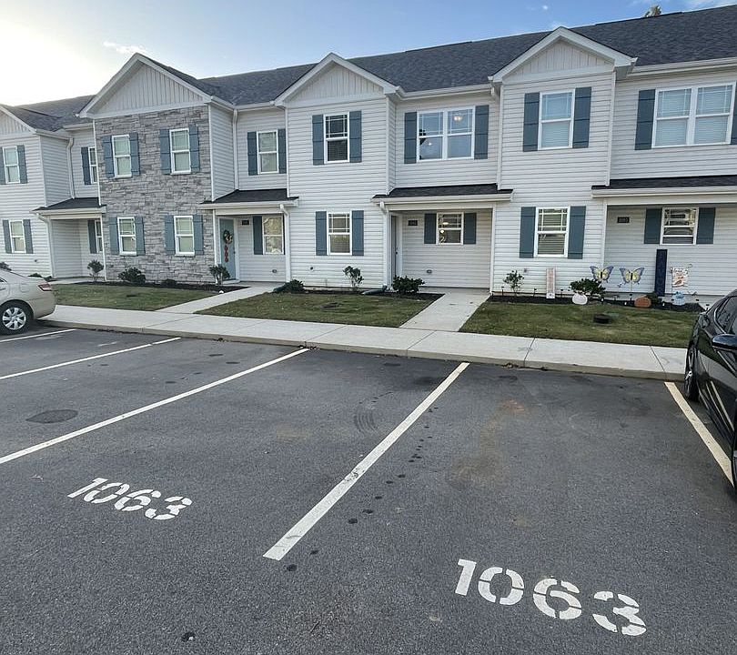 1st image of 1063 Peony Ln